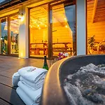 Wierchowa Jacuzzi & Sauna * زاكوباني
