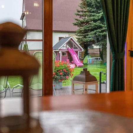 Wierchowa Jacuzzi & Sauna זקופאנה