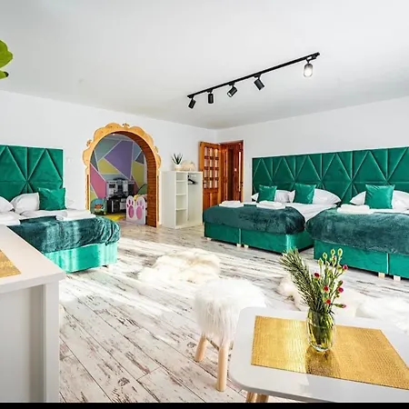 Wierchowa Jacuzzi & Sauna זקופאנה