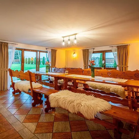 Wierchowa Jacuzzi & Sauna זקופאנה