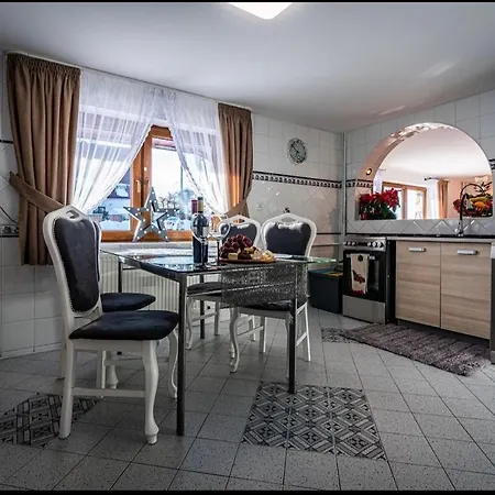 בקתה Wierchowa Jacuzzi & Sauna זקופאנה