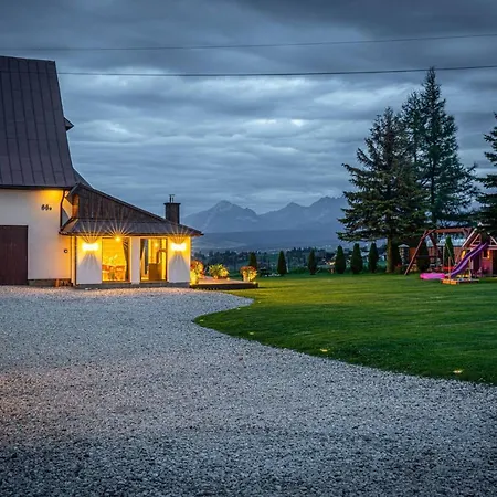 Wierchowa Jacuzzi & Sauna * זקופאנה